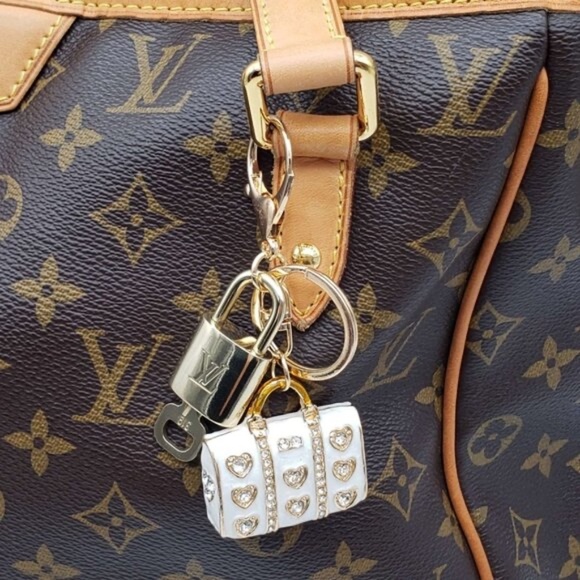 100% Auth Louis Vuitton Lock & Key with unbranded Bagcharm, Keycharm, Keychain - Picture 6 of 6